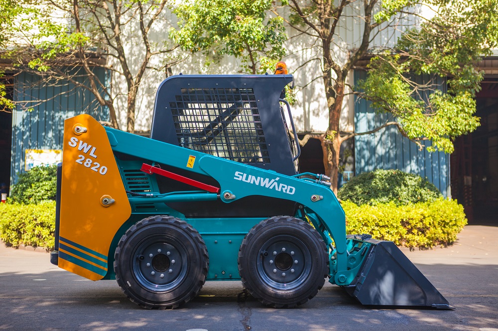 Sunward presented a modified for the Russian market mini loader with a side turn SWL2820